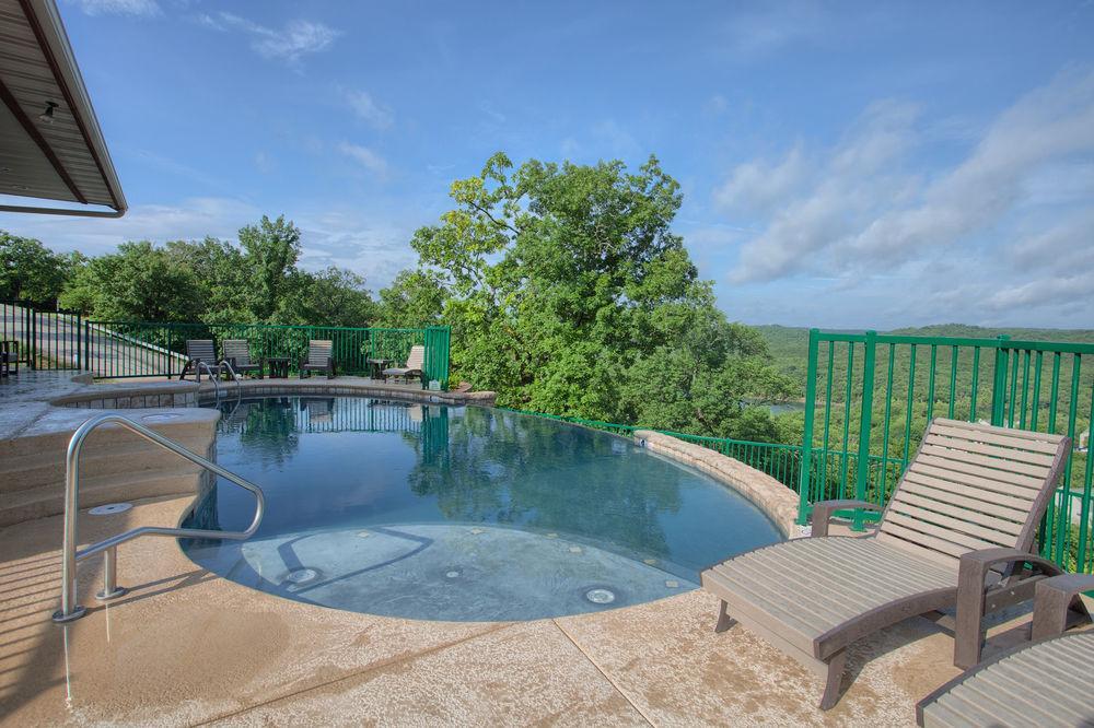 Resort Cliffs Table Rock