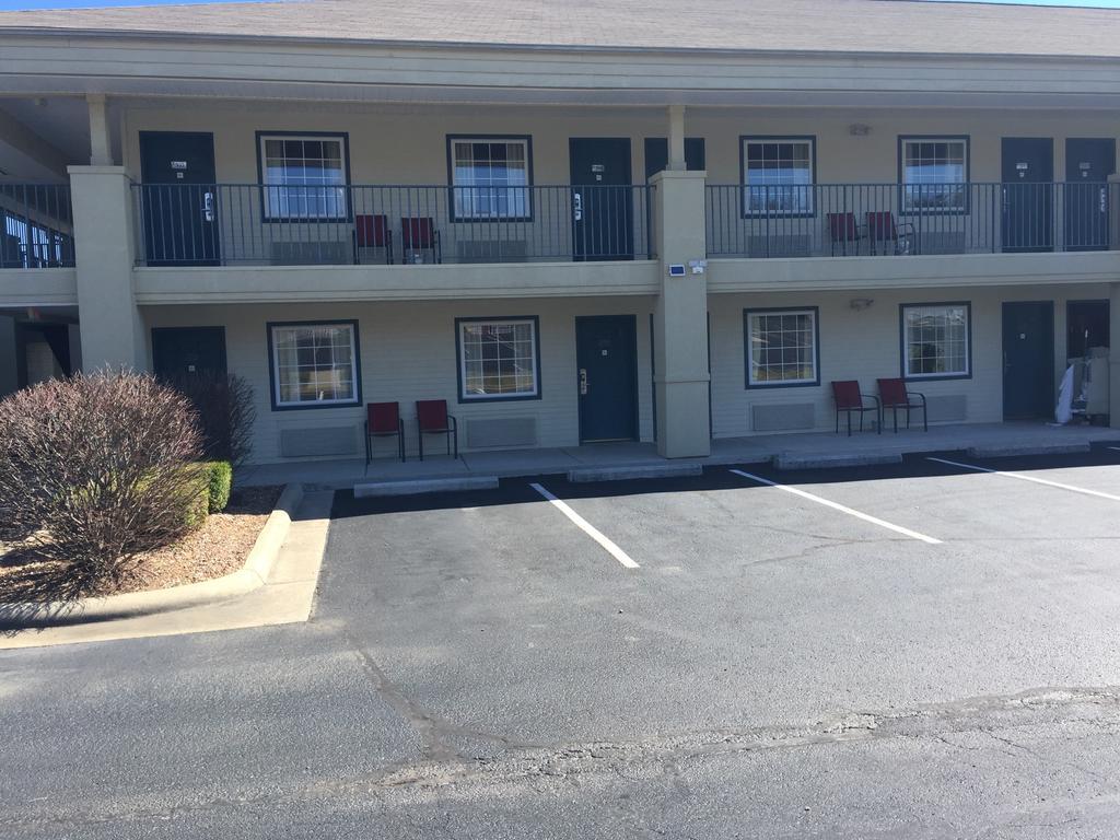 Docker's Hotel Branson