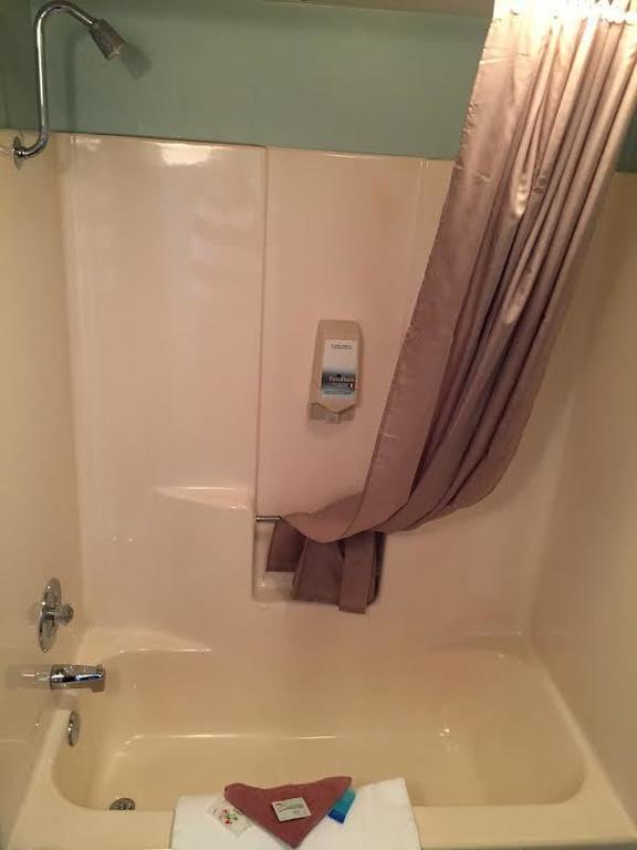 Hotel Greenbrier - 2*