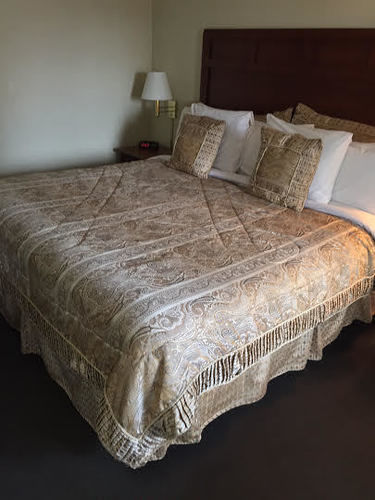 Docker's Hotel Branson