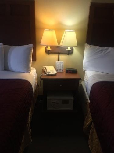 Docker's Hotel Branson