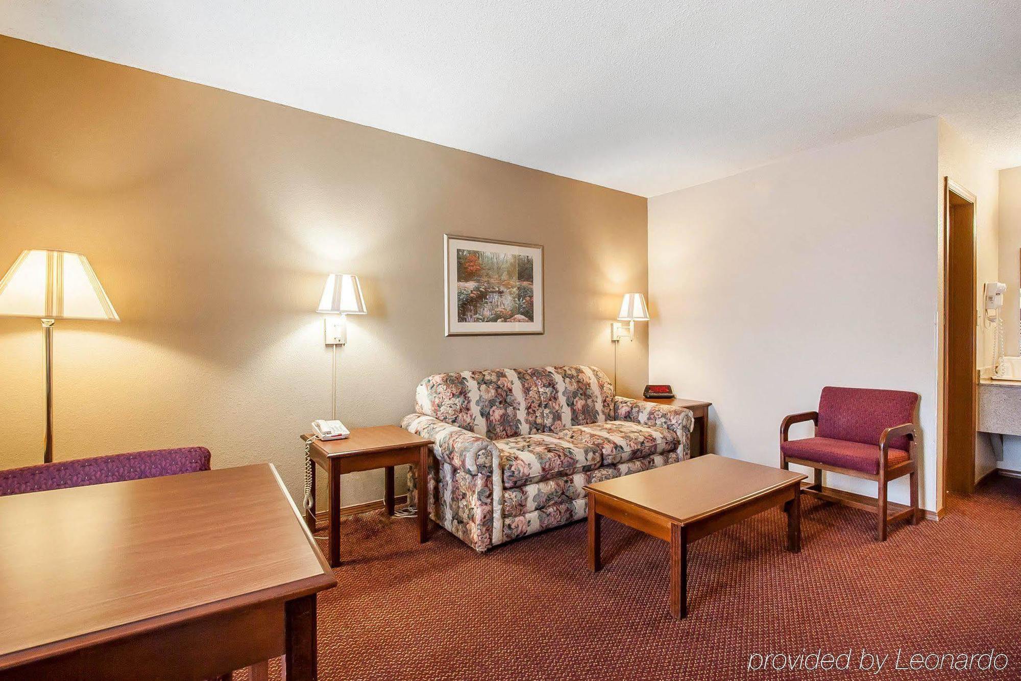 Quality West Inn 3*