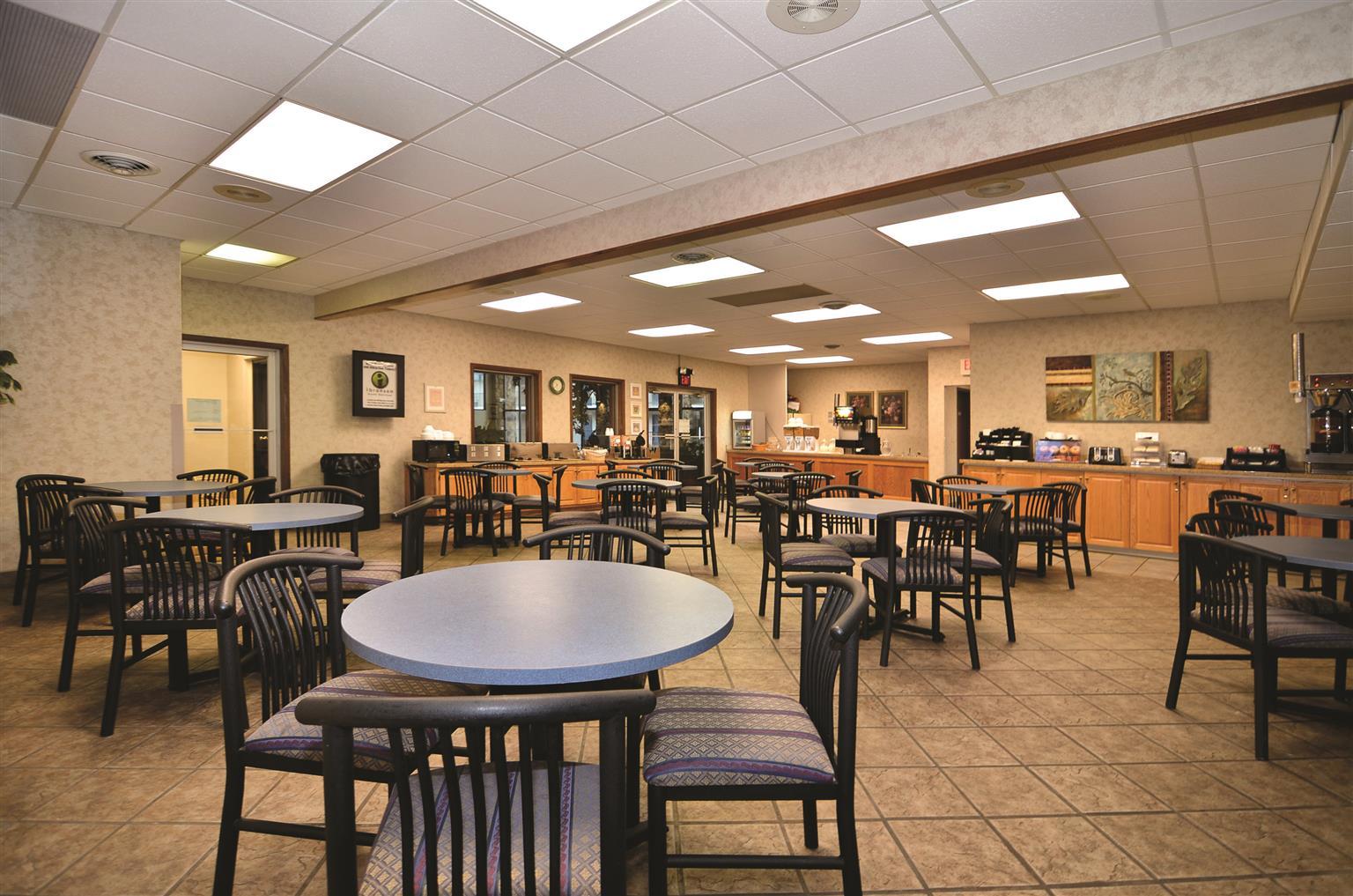 Hotel Western Center Pointe 3*