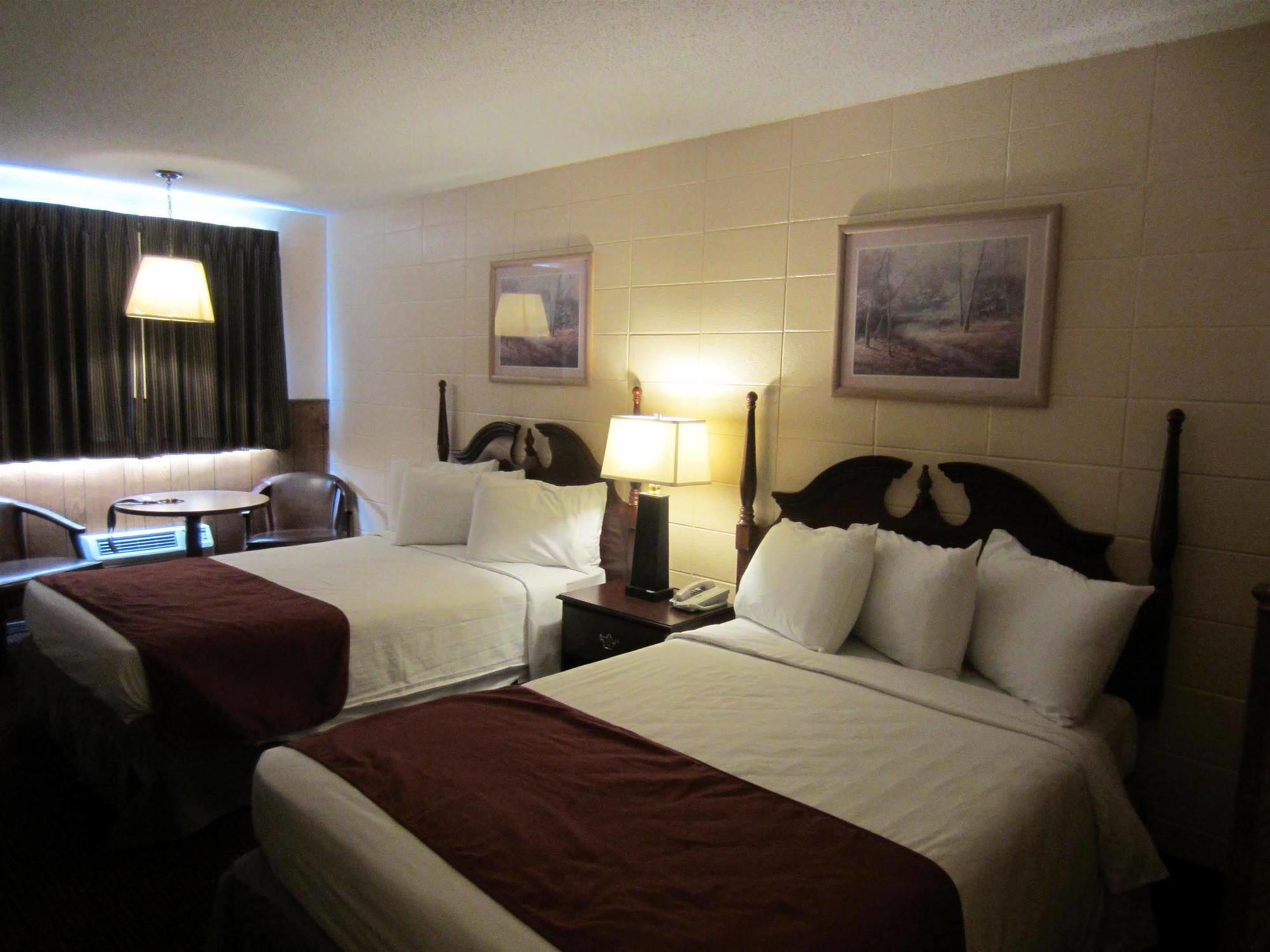Americas Value & - Near The Strip 2*