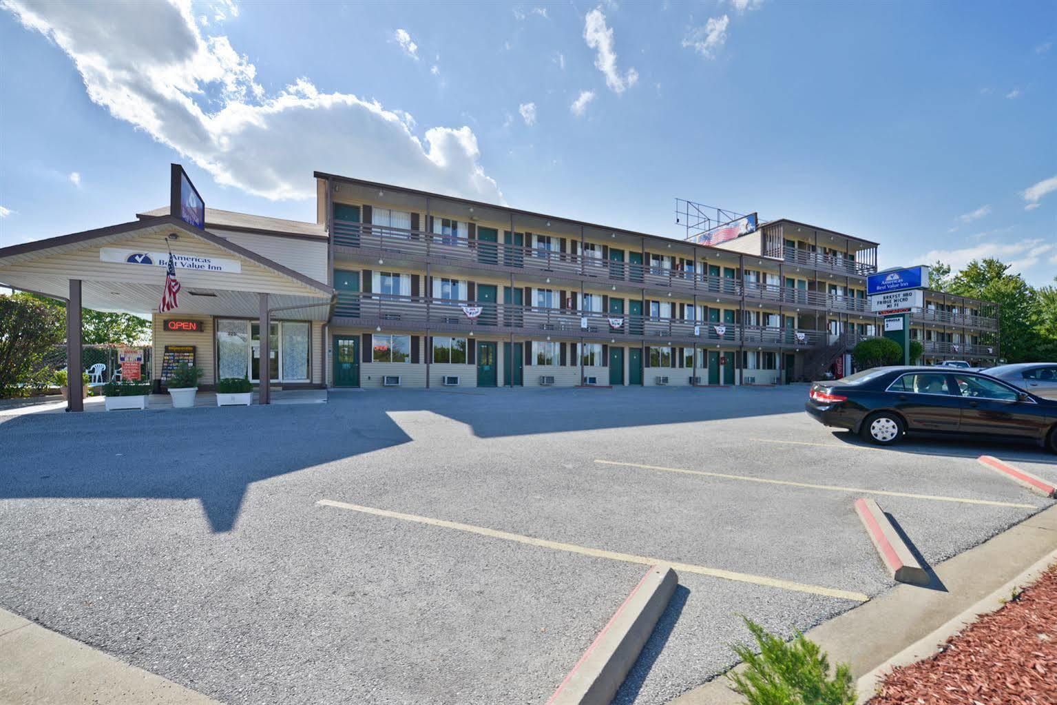 Americas Value & - Near The Strip Motel 2*