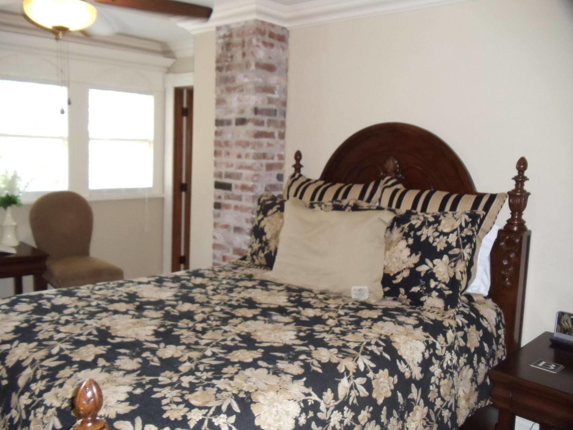 The House (adults Only) 3*