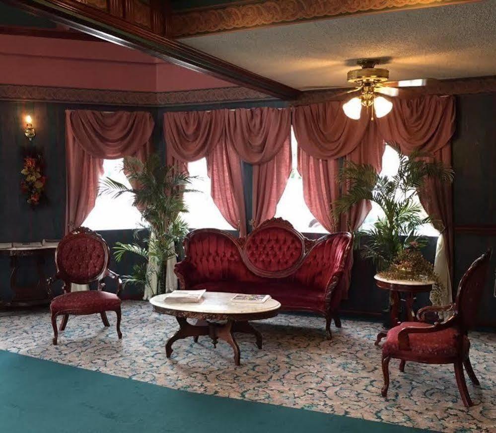 Oyo Hotel Branson Victorian Palace Hotel 2*