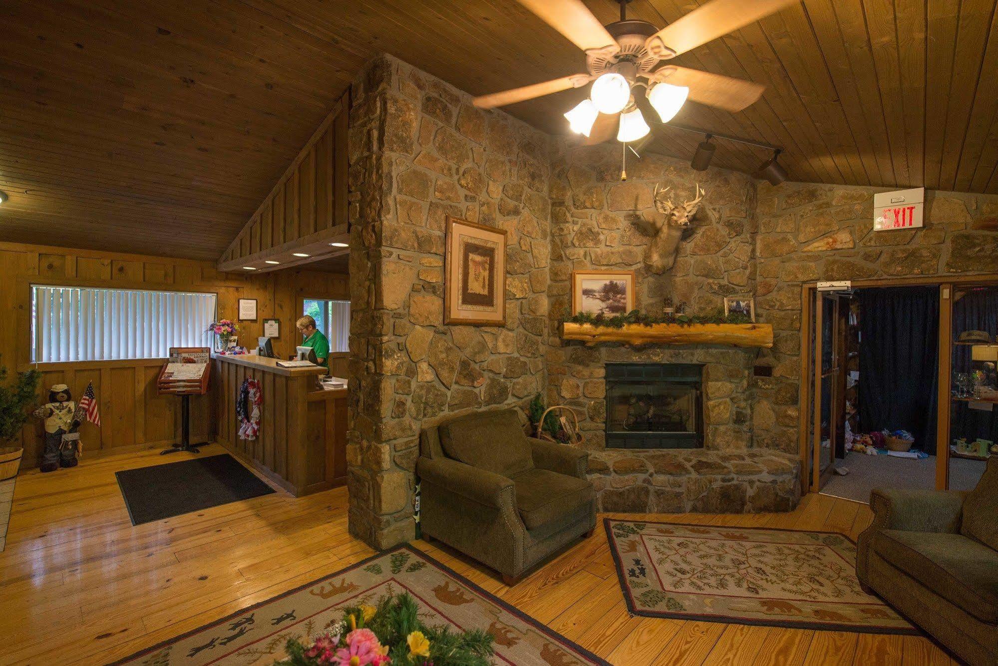 At Mountain, Trademark Collection By Wyndham Resort Branson