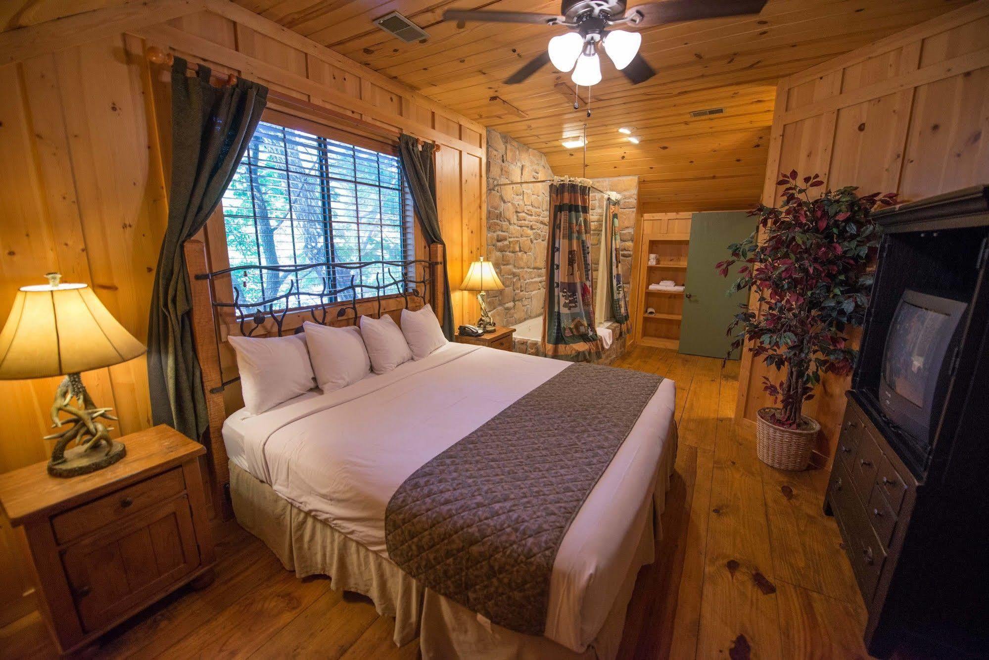 At Mountain, Trademark Collection By Wyndham Resort Branson