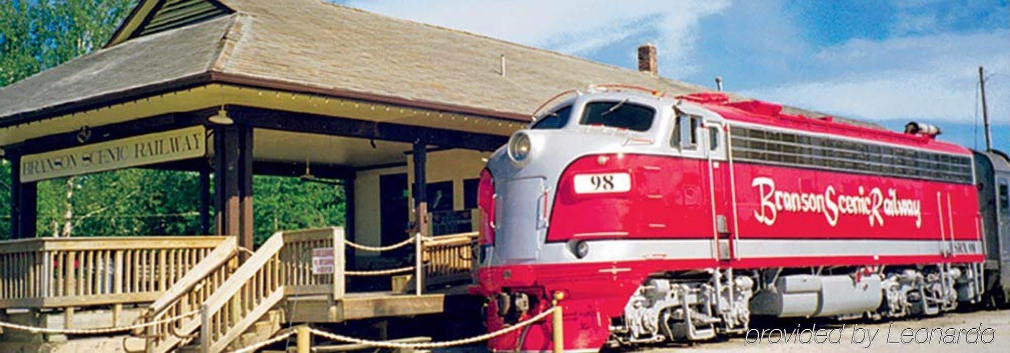 Hotel Express & 76 By Ihg Branson