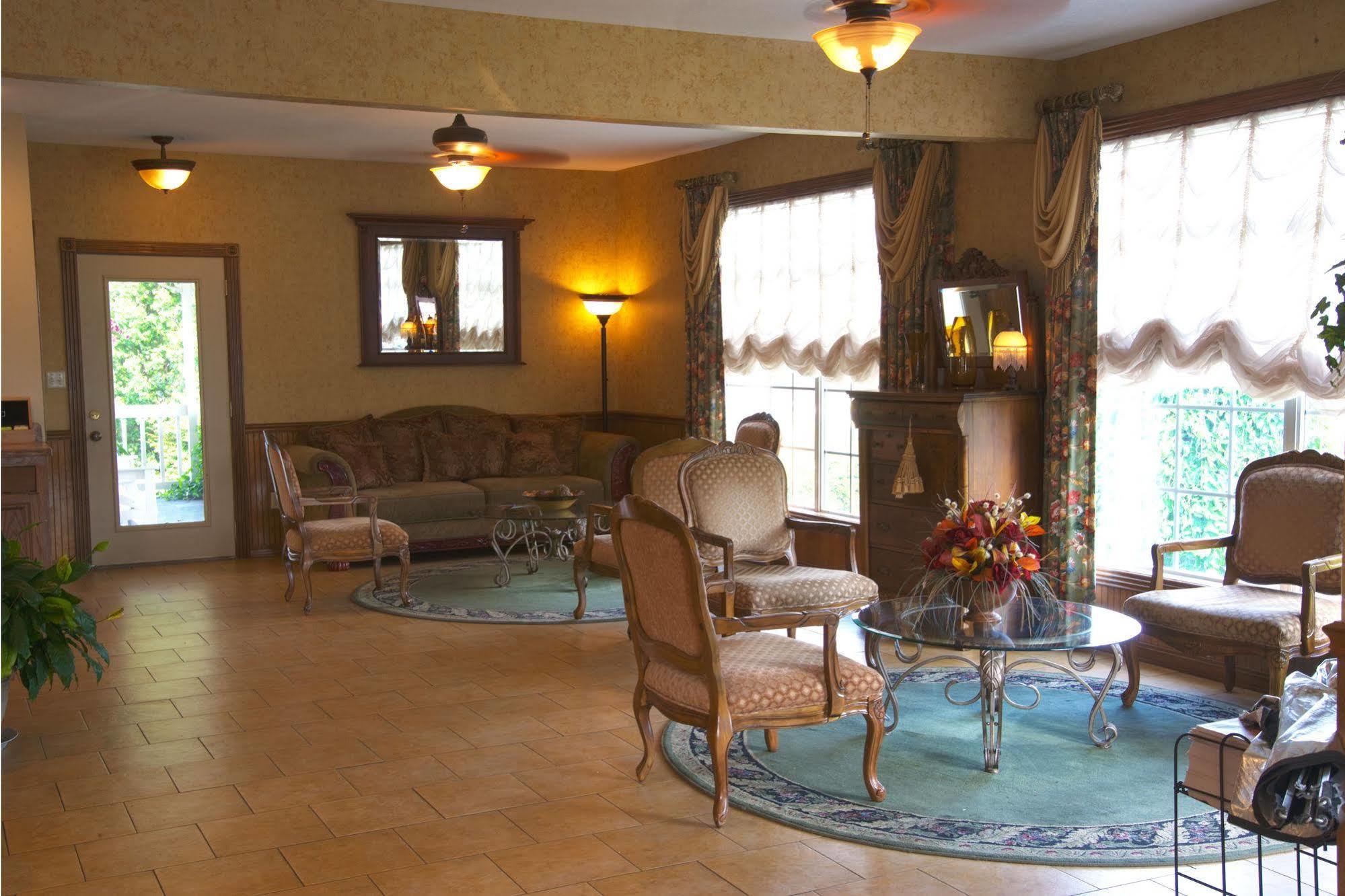 Honeysuckle & Conference Center Motel Branson