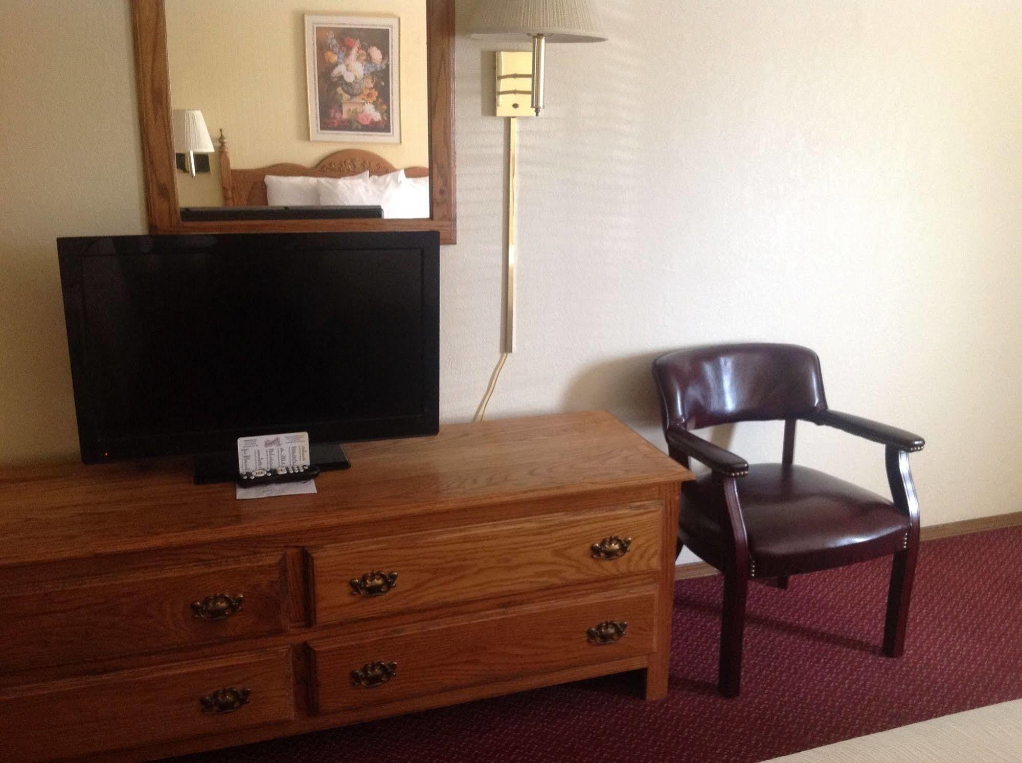 Honeysuckle & Conference Center Motel