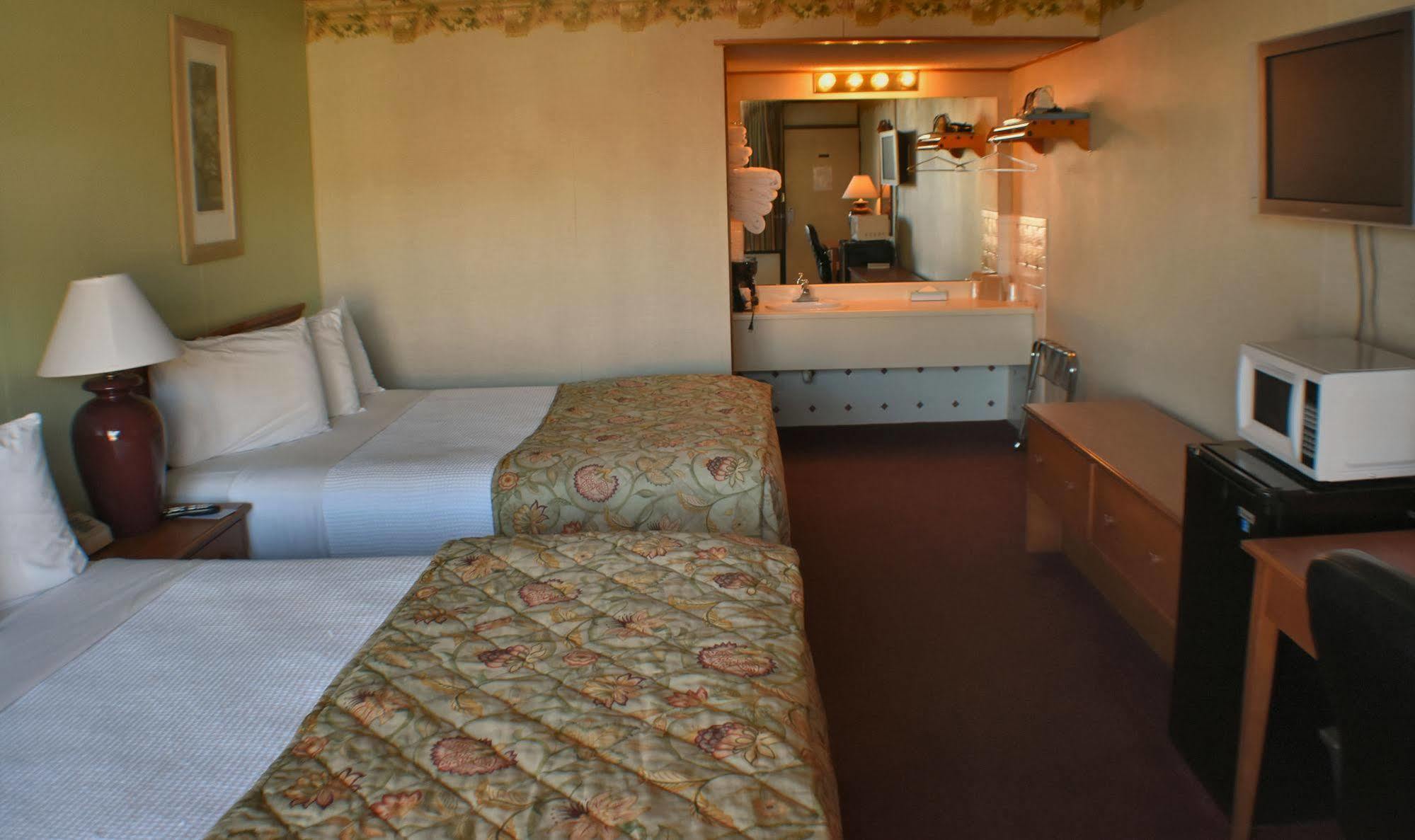 Baldknobbers Motor Motel