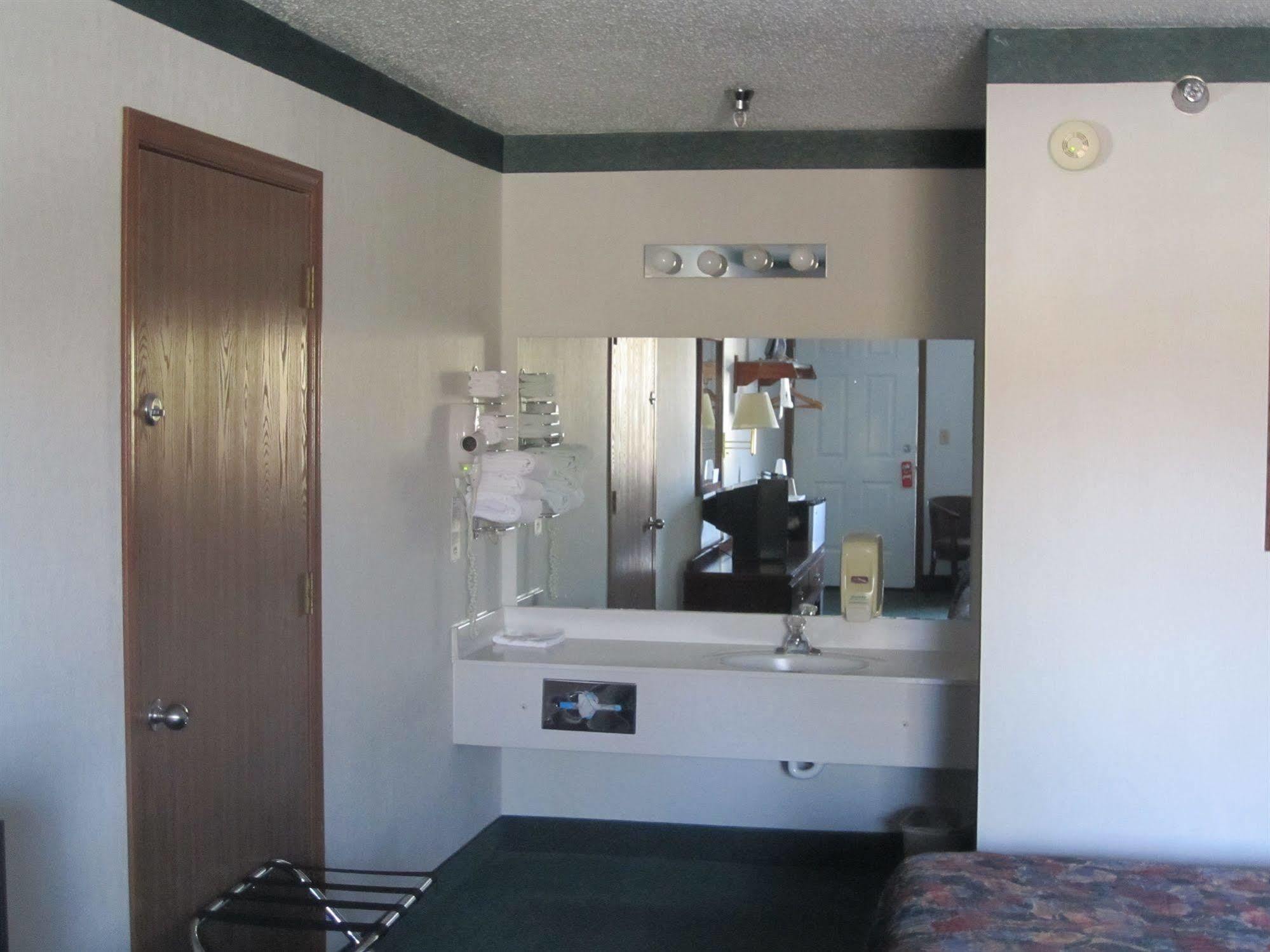 Evergreen Hotel 2*