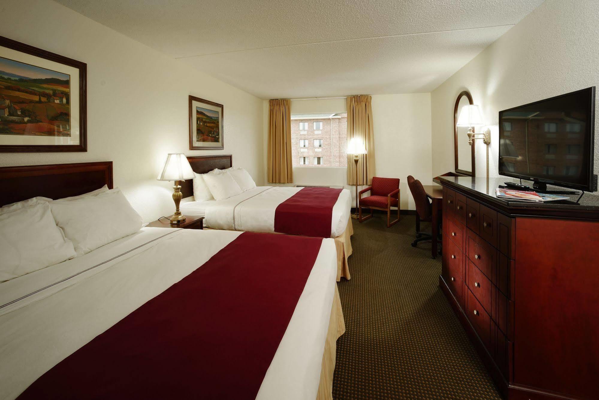 Americinn By Wyndham & Conference Center Hotel