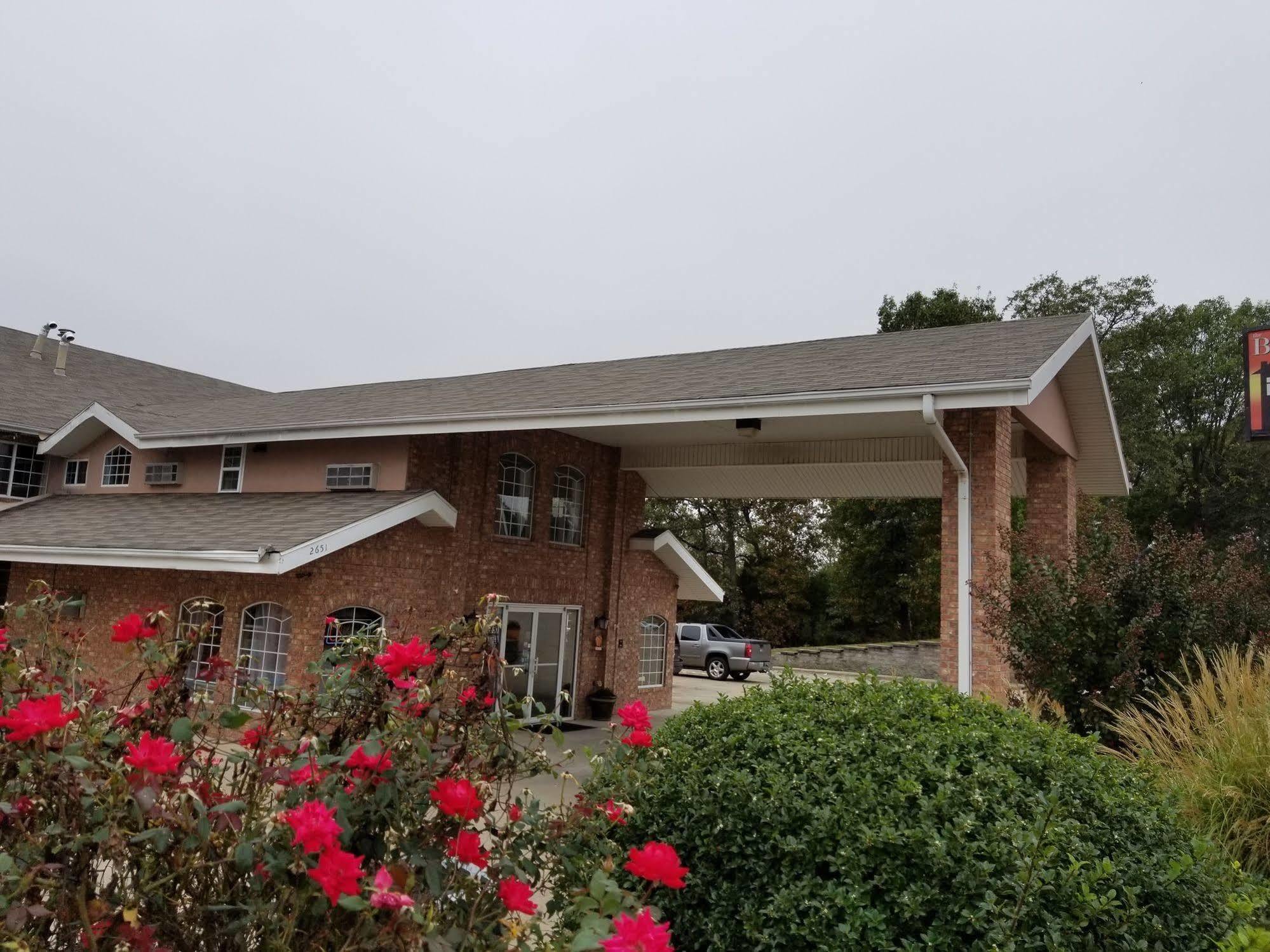Rodeway Branson, Brick House Inn