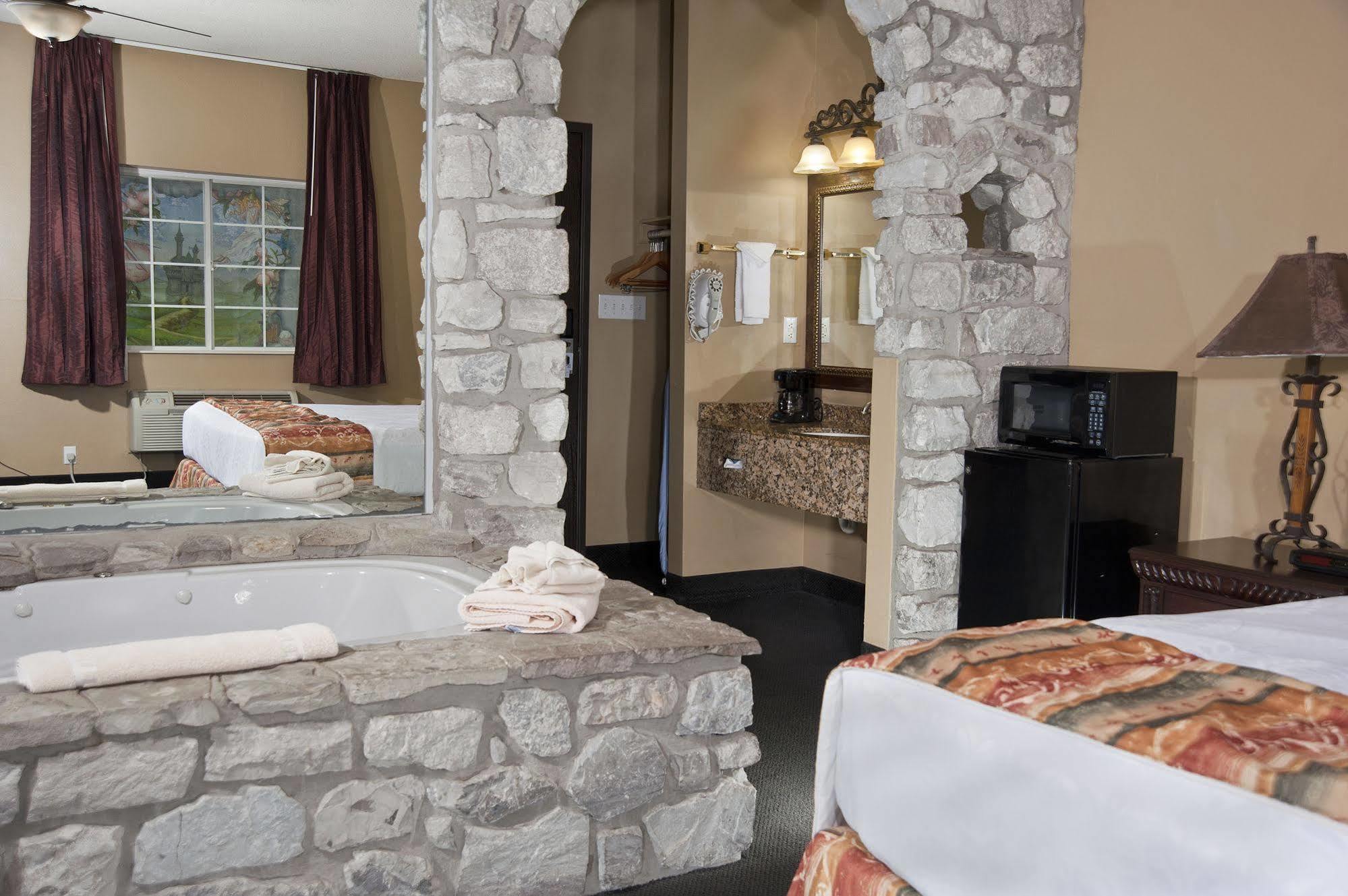 The Stone Castle & Conference Center Hotel Branson