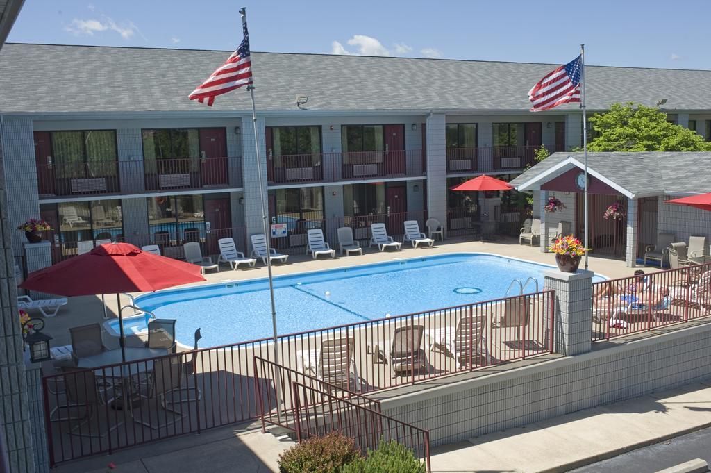 Ramada By Wyndham Motel