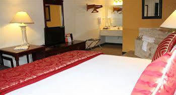 Seven Gables 2*