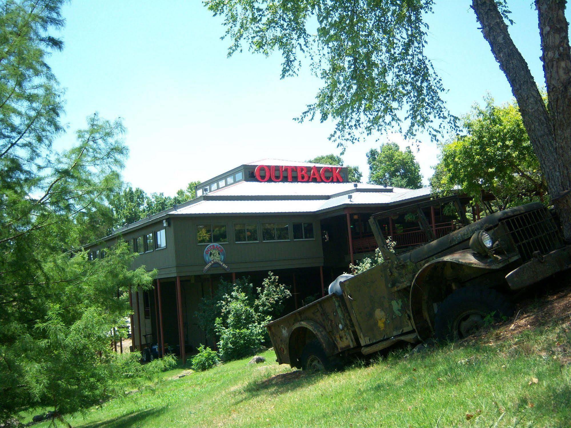 Hotel Outback Roadhouse & 2*