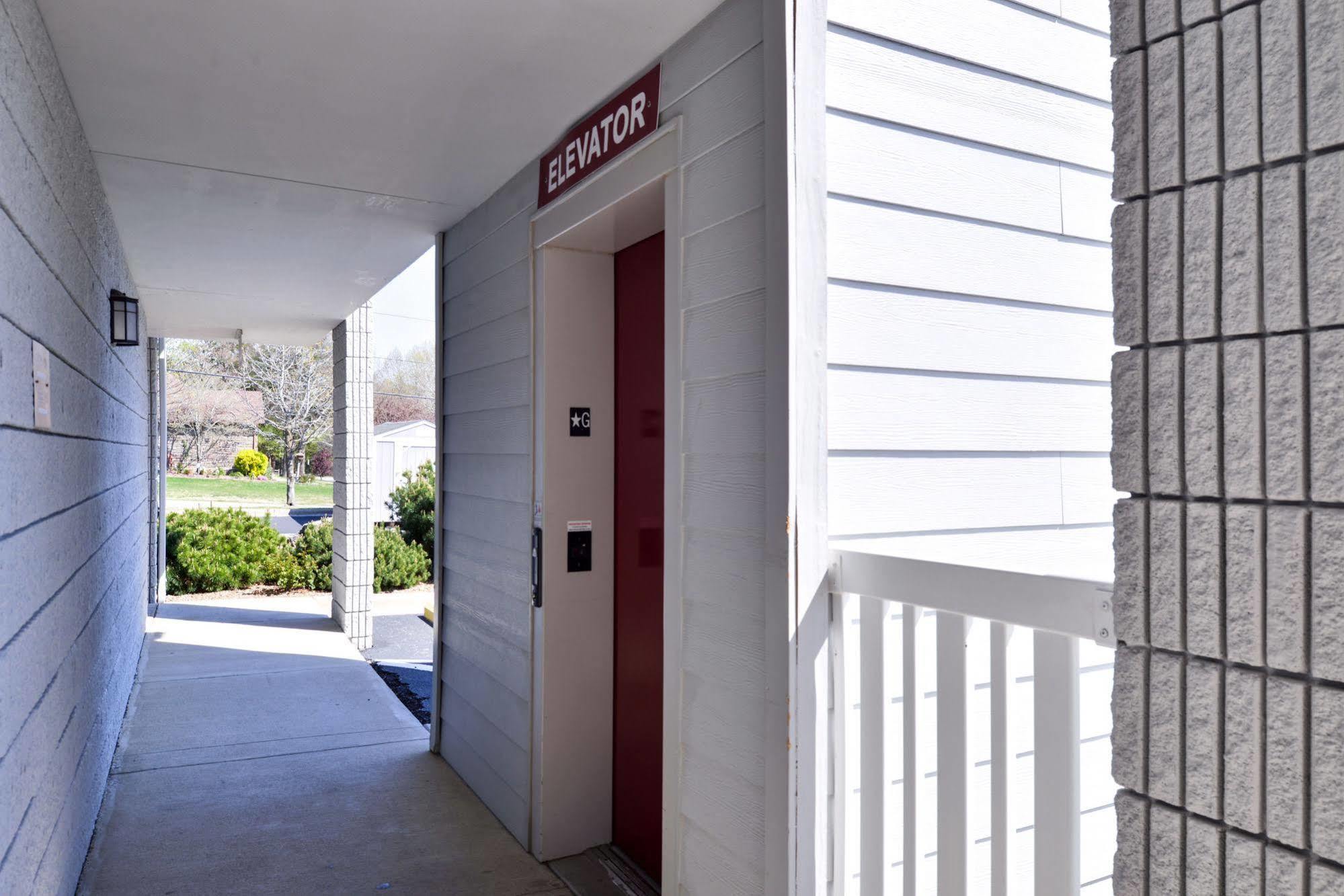 Ramada By Wyndham Branson
