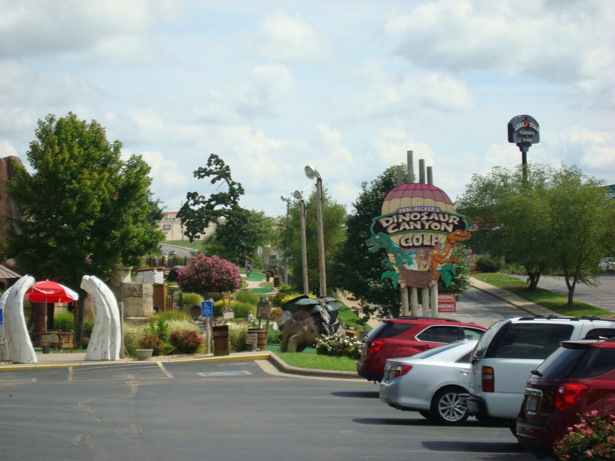 Holiday home Grant's In The Greens Branson
