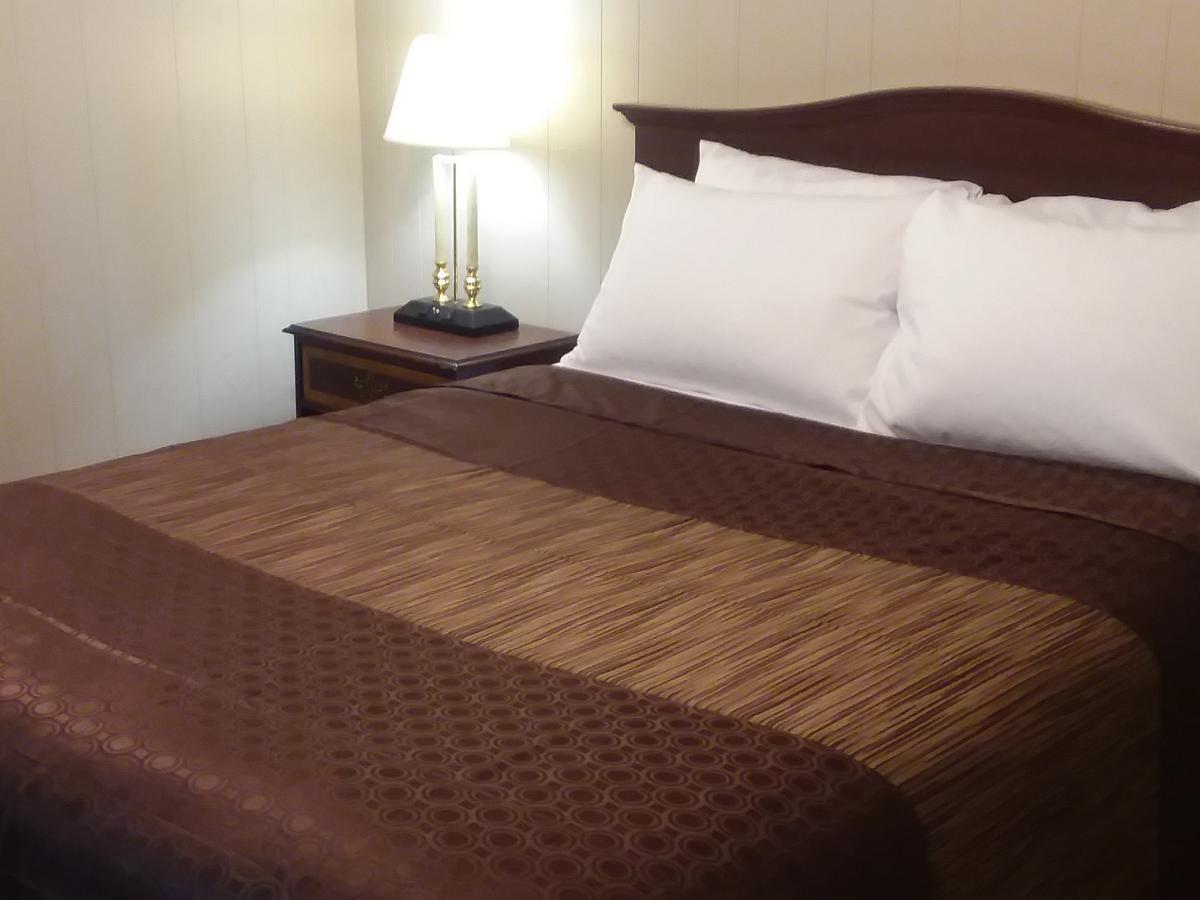 Marina Inn & Event Center 2*