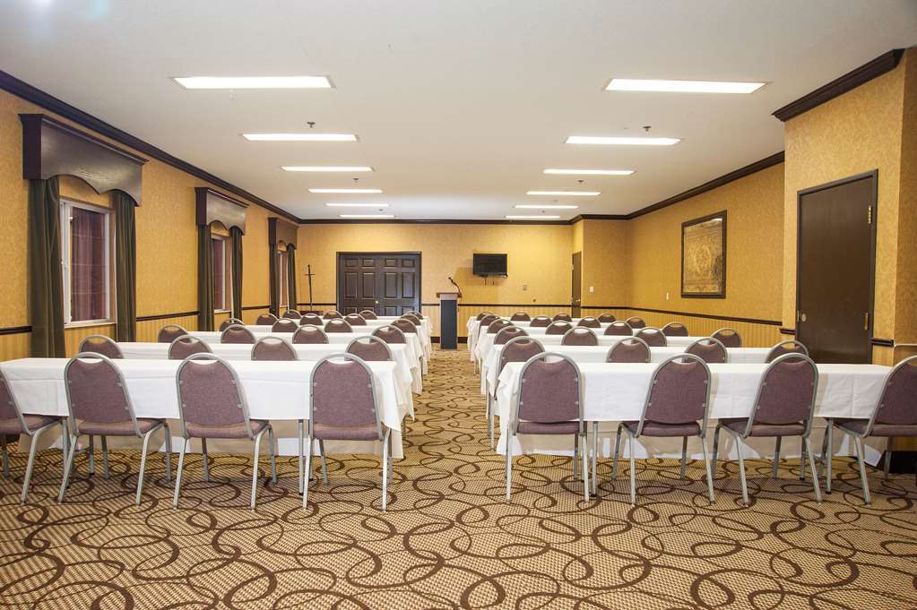 Hotel The Stone Castle & Conference Center 3*