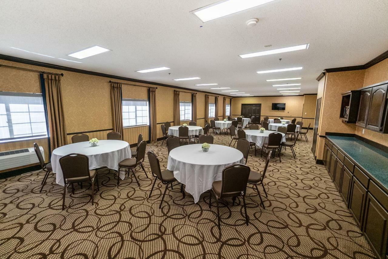 The Stone Castle & Conference Center 3*