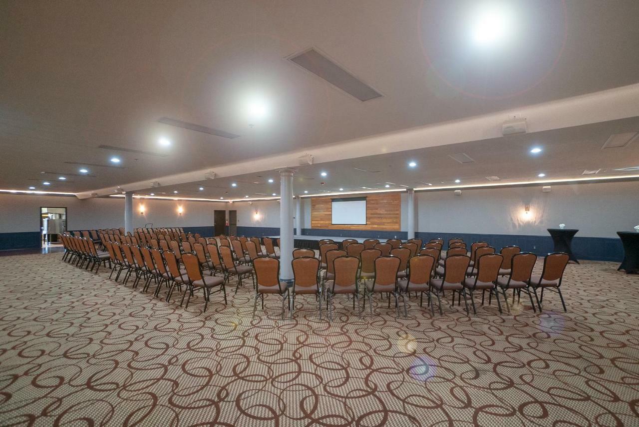 The Stone Castle & Conference Center Hotel