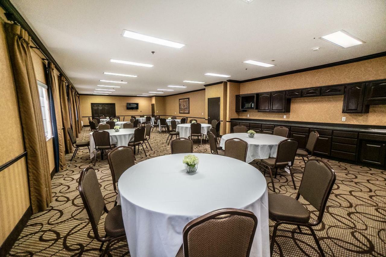 The Stone Castle & Conference Center 3*