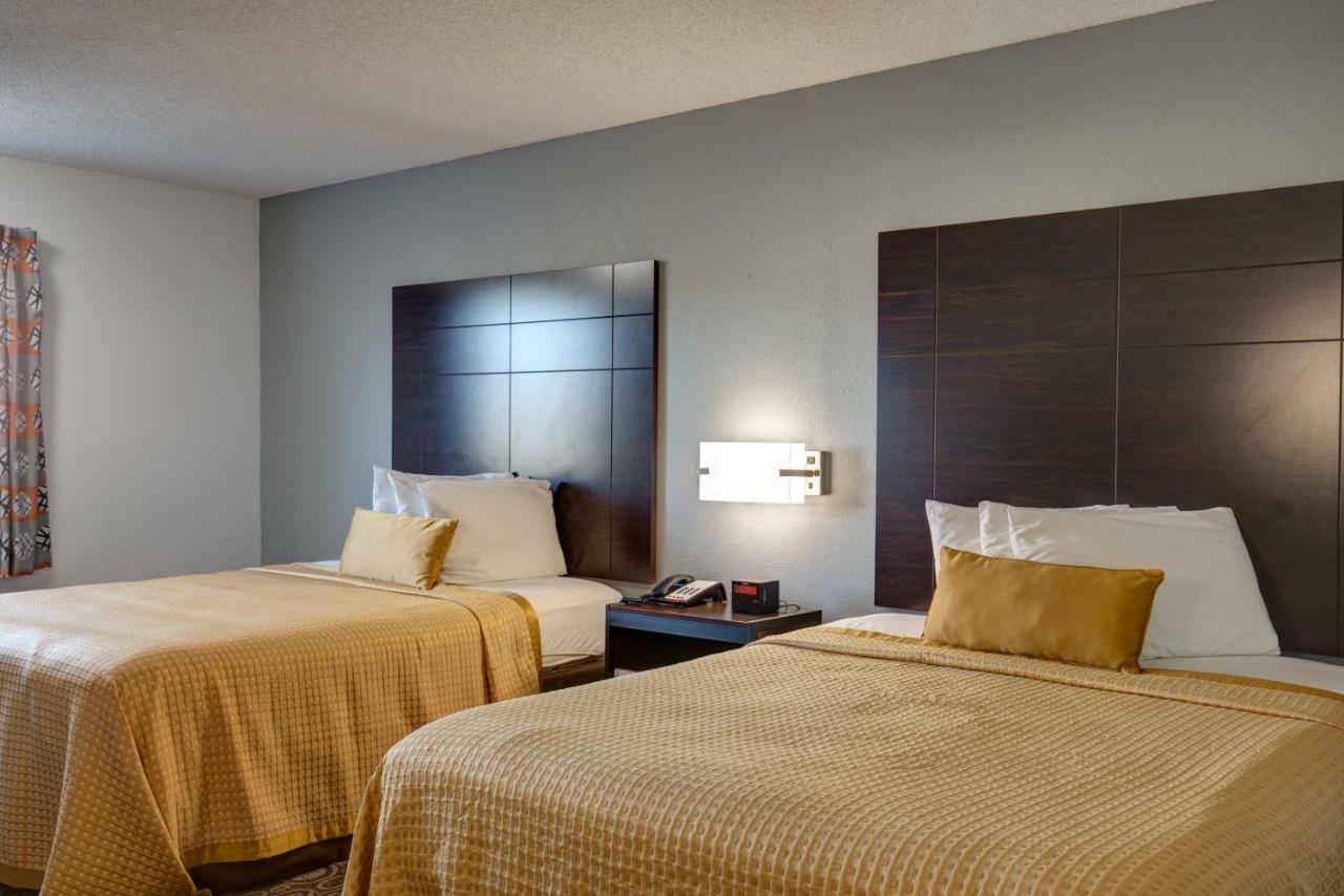 Hotel Howard Johnson By Wyndham Theatre District Branson