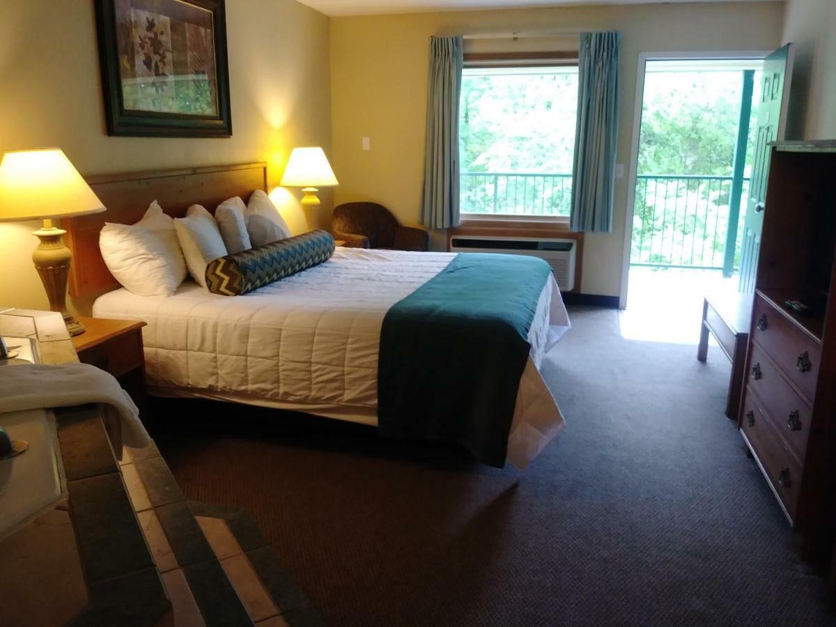 Four Seasons Motel