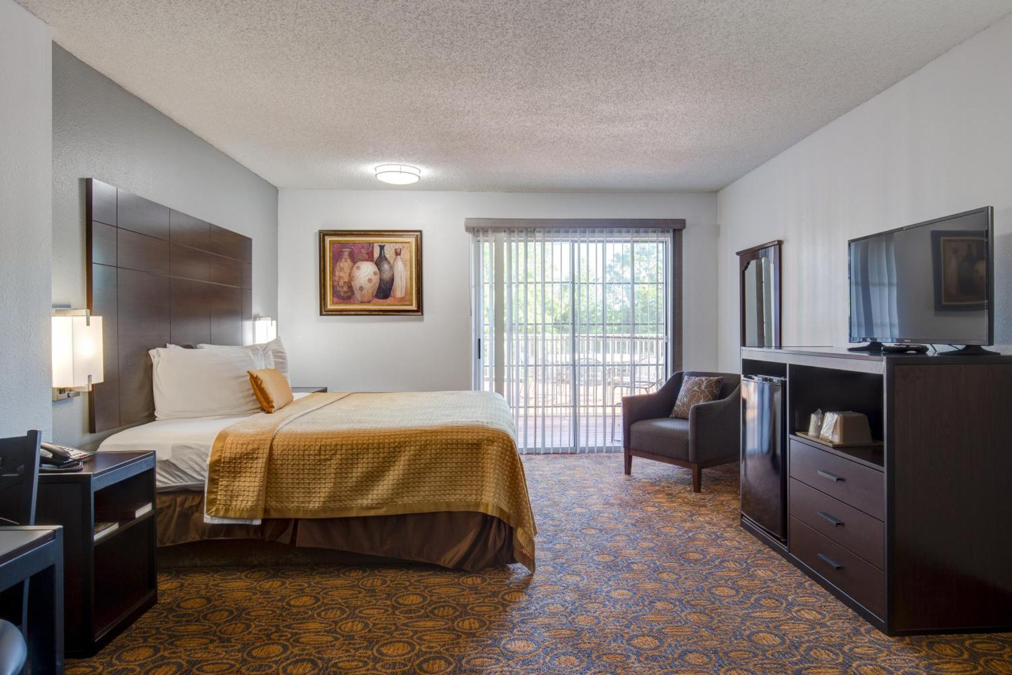 Howard Johnson By Wyndham Theatre District Hotel Branson