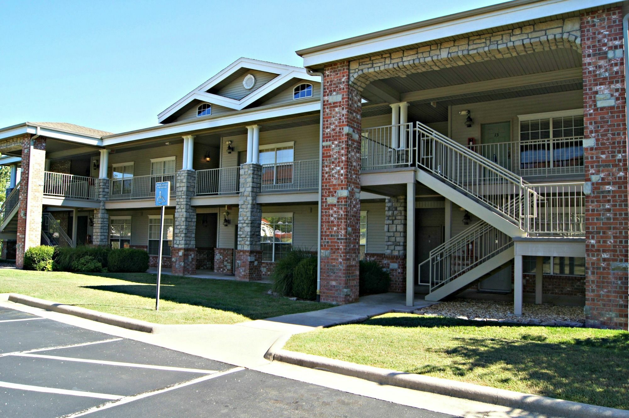 Nightly Hotel Branson