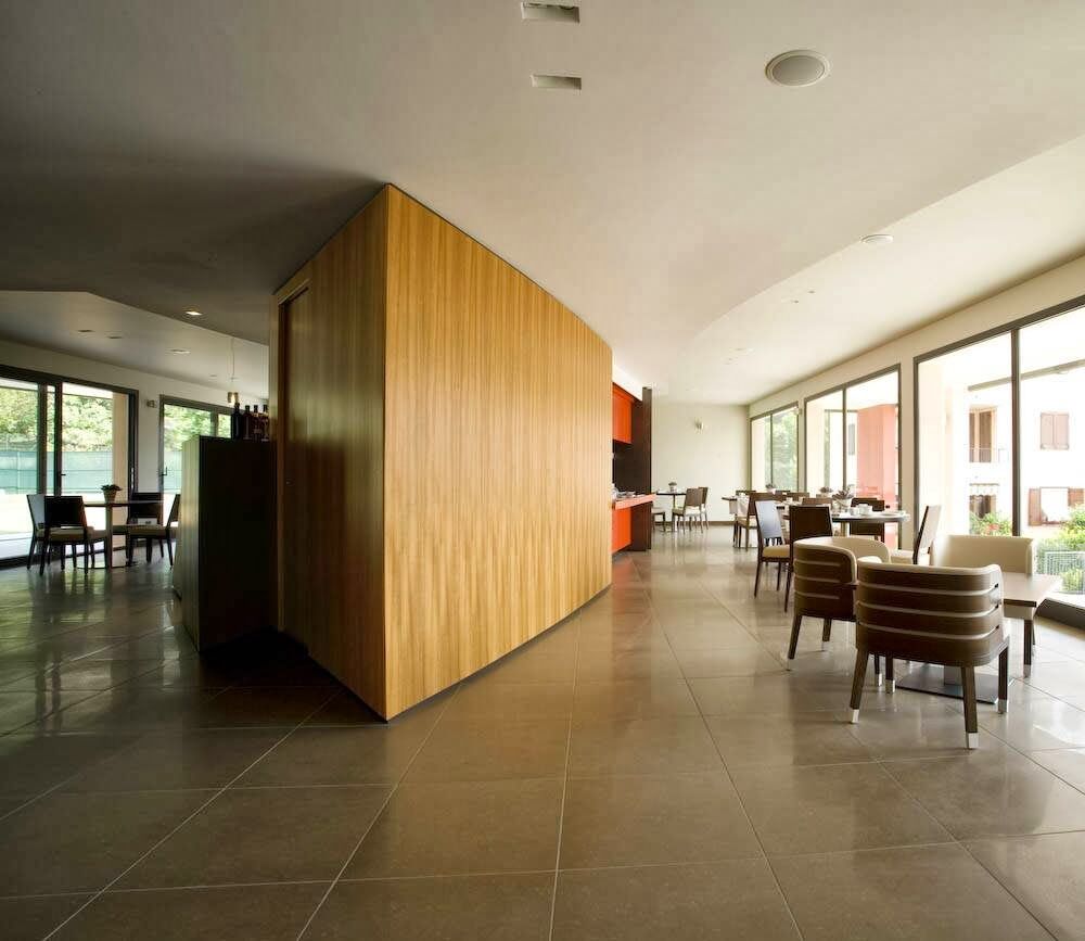 Hotel Western Center Pointe 3*