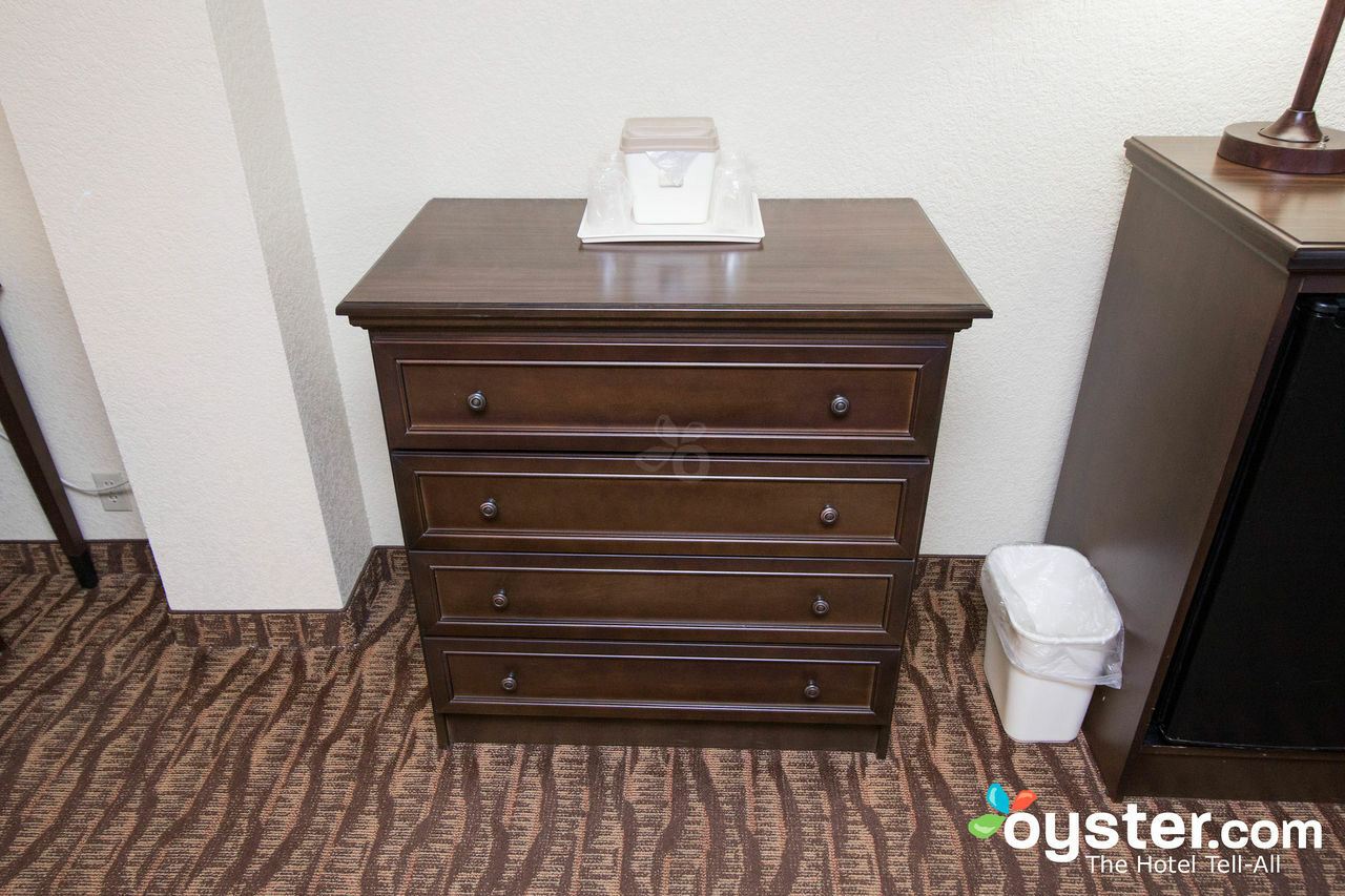 Western Center Pointe Hotel 3*