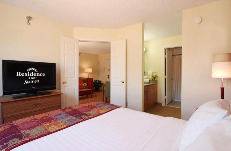 Hotel By Marriott