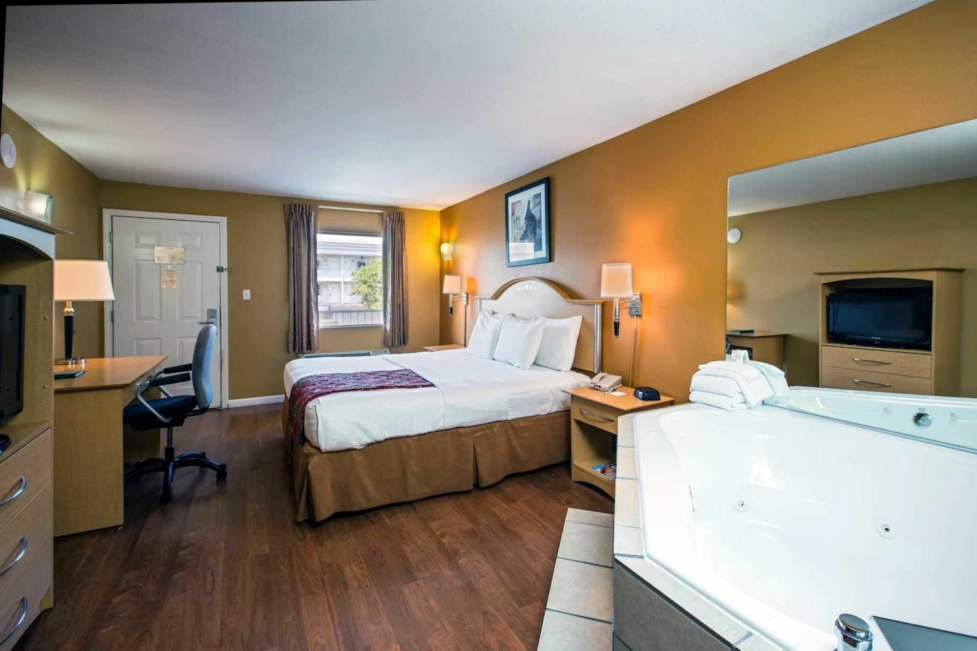 Quality - Hwy 76 Hotel 2*