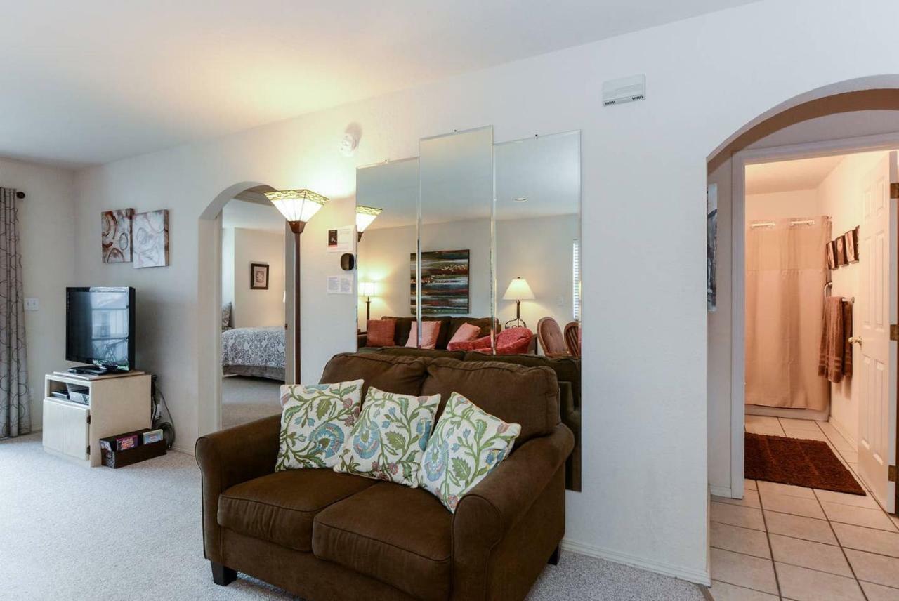 Getaway At The Greens Apartment *