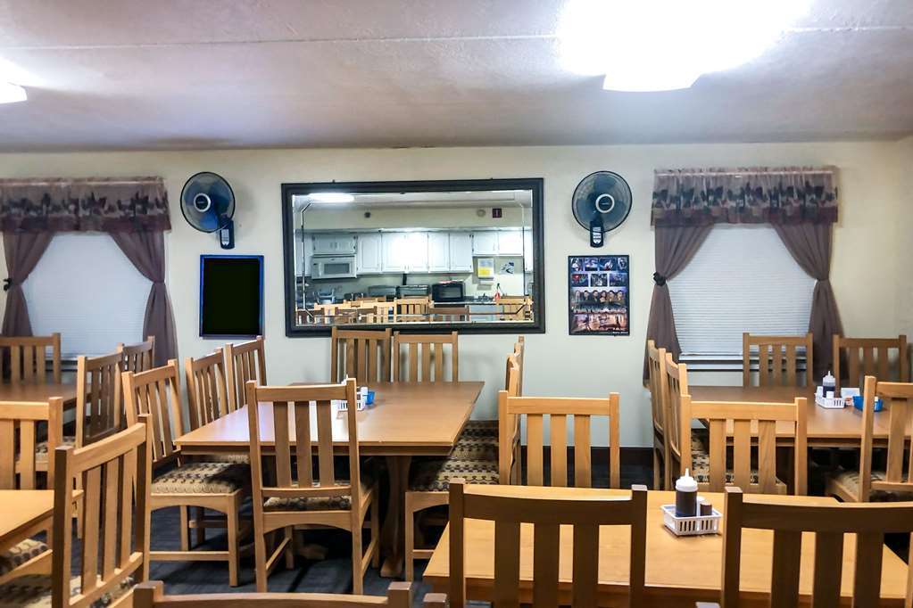 Rodeway Branson, Brick House Inn