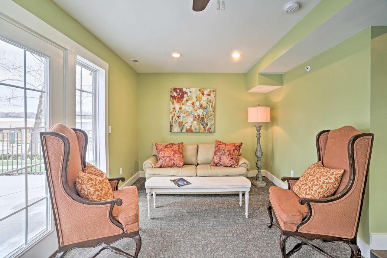 Downtown With Pool Near The Landing! Holiday home