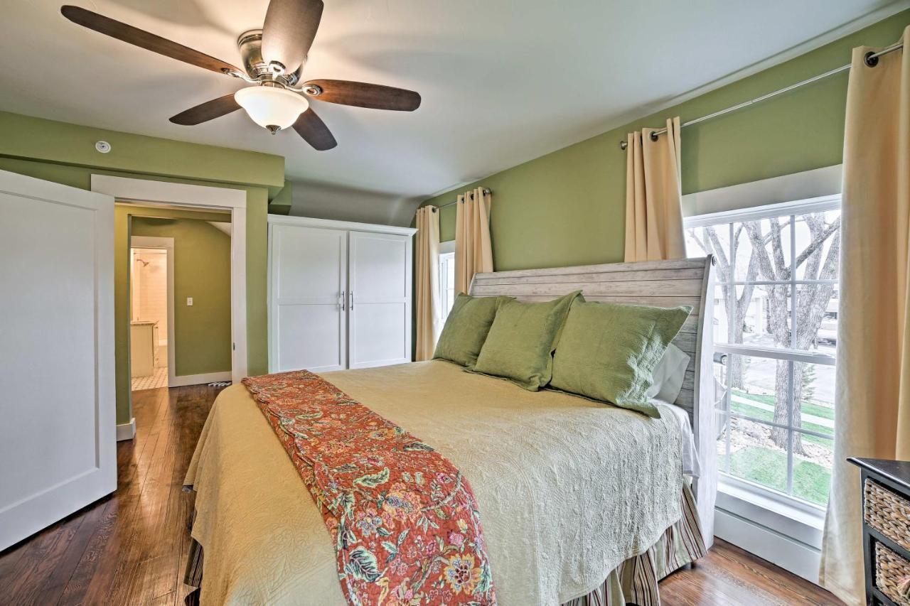 Downtown With Pool Near The Landing! Holiday home