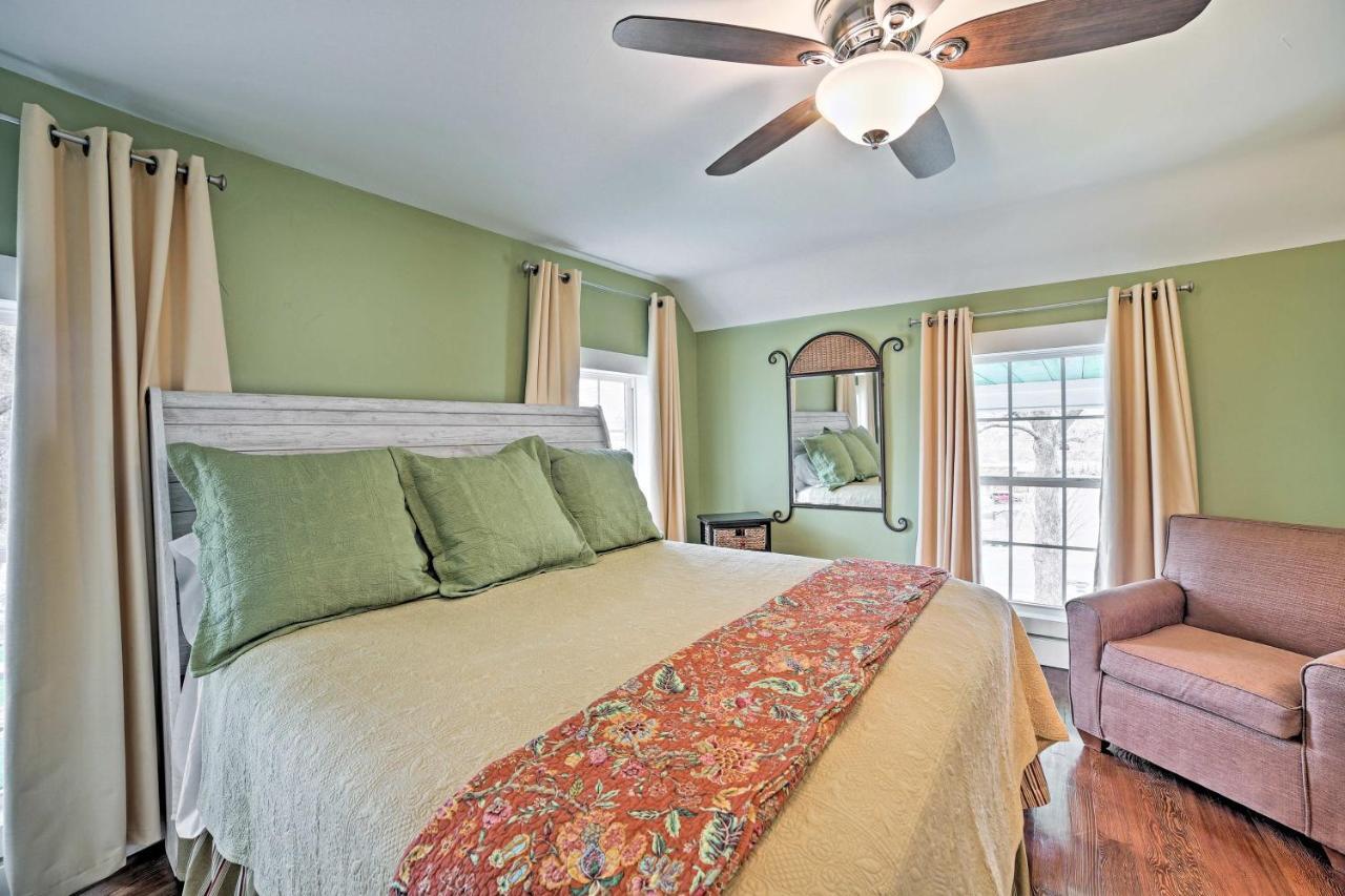Downtown With Pool Near The Landing! Holiday home Branson
