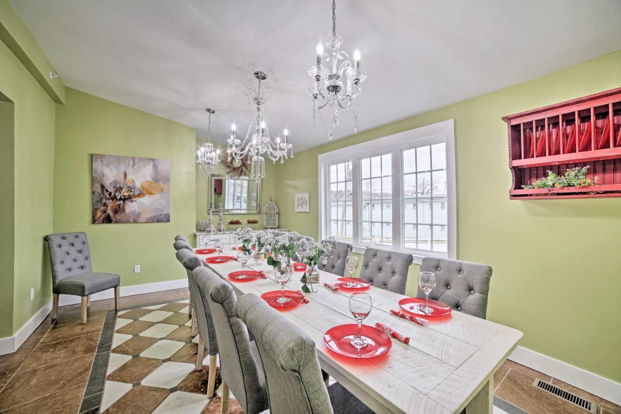 Downtown With Pool Near The Landing! Holiday home Branson