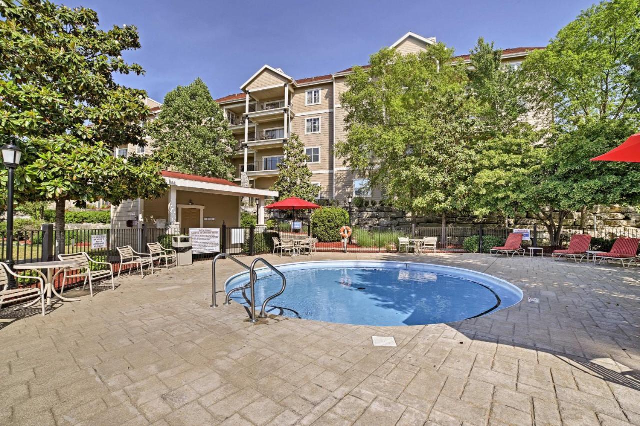 8 Mi To Silver Dollar With Pool! Branson