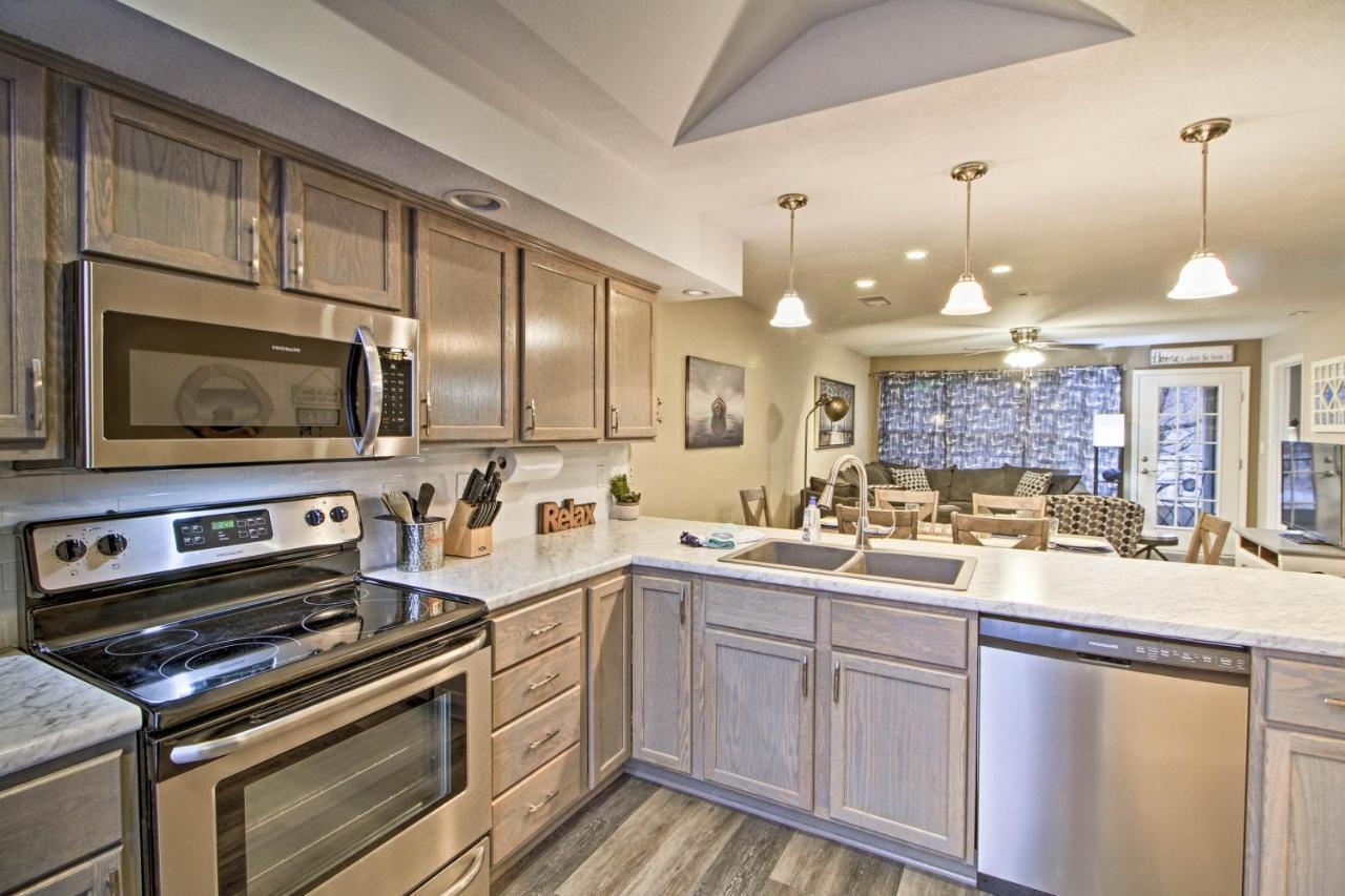 Updated Taneycomo With Screened Porch! Apartment