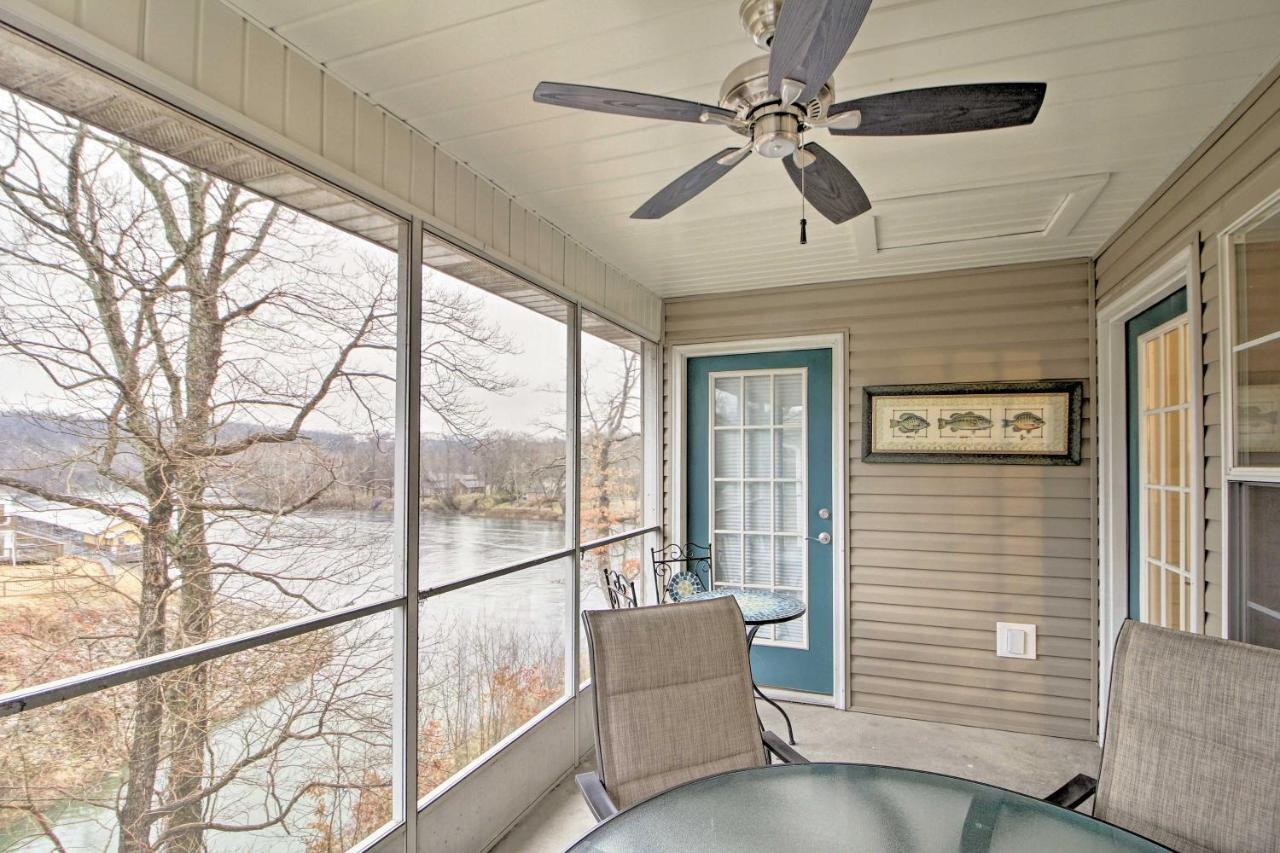 Updated Taneycomo With Screened Porch! *