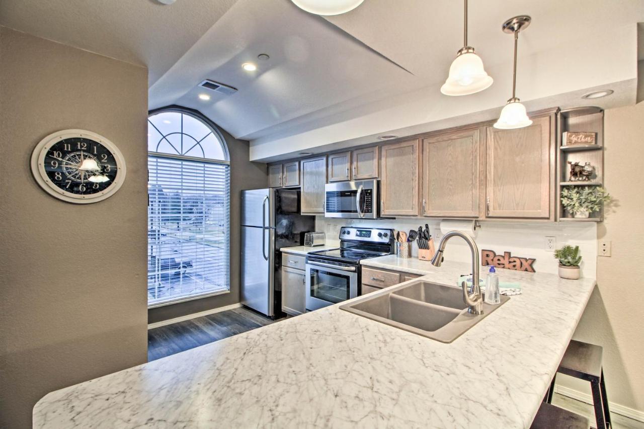 Updated Taneycomo With Screened Porch! Branson