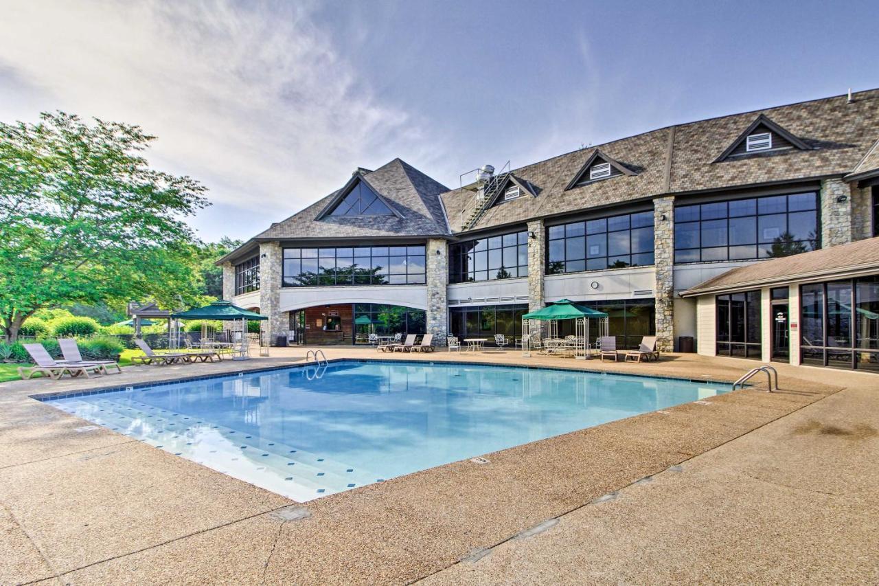 Walk-in Condo, Near Silver Dollar Apartment *